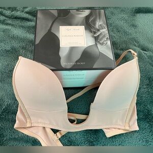 U-Plunge Push-Up bra, Victoria’s Secret, Like New, 36B, with box